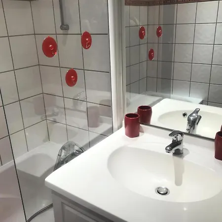 شقة Les Charmettes - Agreable Pour 2 Personnes, Idealement Situe, Pres Des Pistes Et Du Centre Commercial Mae-4304